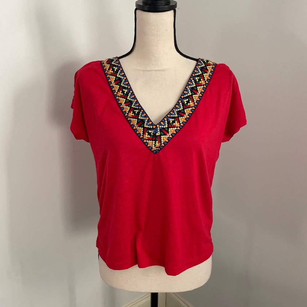 Red Embroidered‎ V-Neck Short Sleeve Boxy Shirt size Medium Boho Festival Artsy